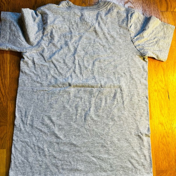 Nike Heather Gray Tee - Picture 4 of 4